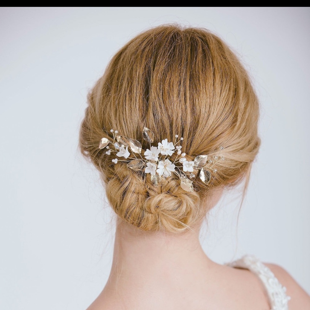 White Flower Hair Comb Side Comb, Floral Hair Vine, Floral Bridal Side Hair Comb